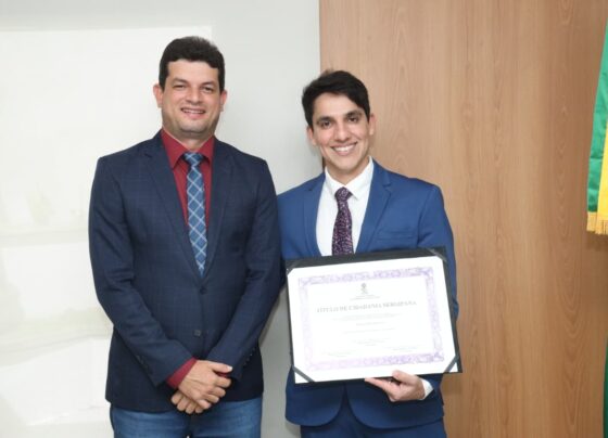 Médico Sávio Lopes de Paula recebe Título de Cidadão Sergipano