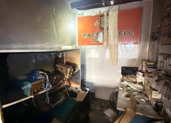 Bombeiros atendem princípio de incêndio em galeria comercial em galeria na Rua João Pessoa,  em Aracaju