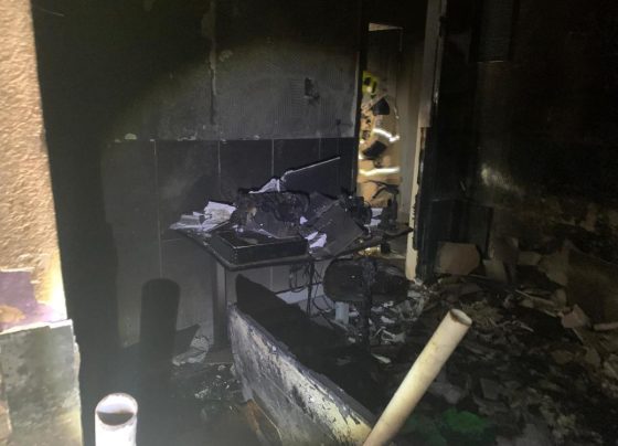 Bombeiros combatem incêndio em uma residência no bairro Bugio, em Aracaju; ninguém ficou ferido