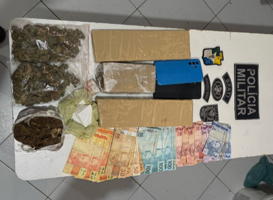 Bpati prende dupla por tráfico e apreende quase 3 quilos de drogas em Capela