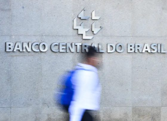 Copom avalia indicadores econômicos e decide sobre Selic
