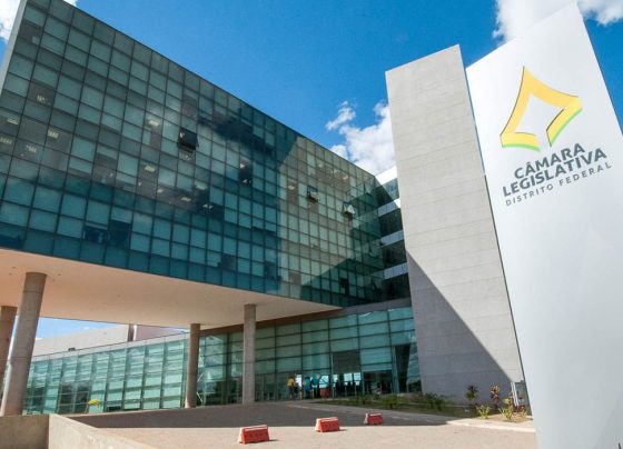 Deputados Distritais do DF extinguem jornada 6×1 de terceirizados
