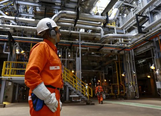 Economia brasileira cresceu 0,1% em abril, estima prévia da FGV