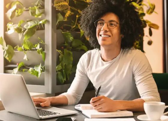 Maior escolaridade e aumento na renda: a evolução do empreendedorismo jovem no Brasil