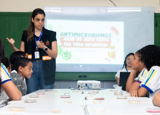 Projeto AnvisaEduca leva ações práticas de Vigilância Sanitária a estudantes da rede pública