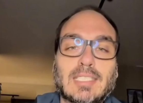 Carlos Bolsonaro confirma presença em Aracaju nesta terça-feira (7) para fortalecer o bolsonarismo no Nordeste