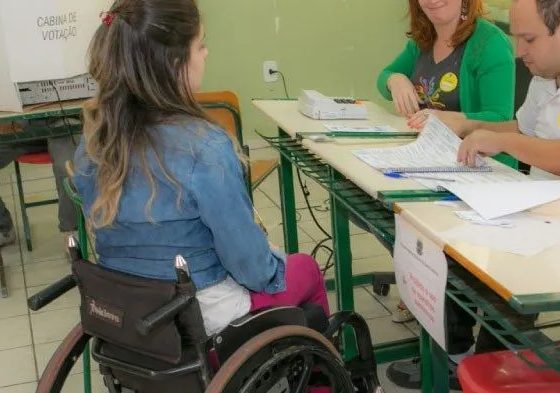 Cresce mais de 40% número de eleitores com deficiência e de seções com acessibilidade