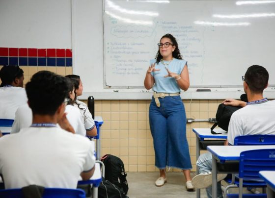 Lei sancionada garante licença remunerada para pós-graduação de professores da rede pública