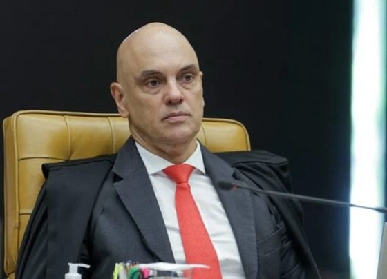 Moraes dá 48 horas para Bolsonaro informar se autorizou vídeo com IA
