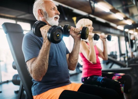 Musculação ajuda a prevenir Alzheimer e contribui com independência de portadores da doença
