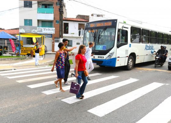 Prefeitura reforça segurança no trânsito com campanha de valorização da faixa de pedestres