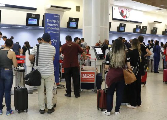 Setor de serviços cai 0,4% em maio por recuo na área de transportes