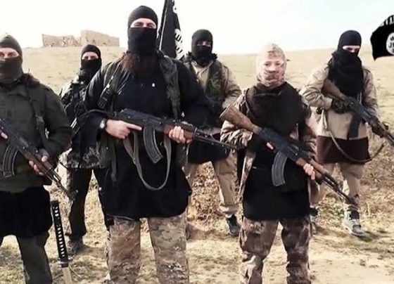 Terroristas do Estado Islâmico reivindicam mais de 2,5 mil vítimas de ataques, entre mortos e feridos, no primeiro semestre de 2026
