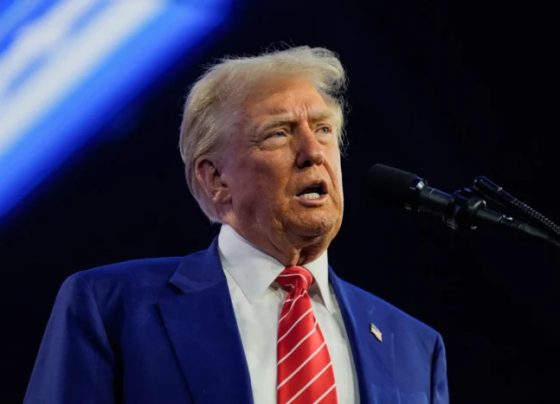 Trump admite possibilidade de “operação terrestre” em guerra com Irã