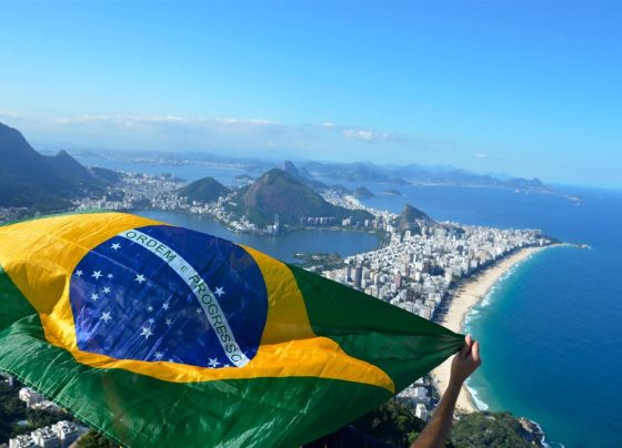 Turismo brasileiro registra recorde com mais de 2,4 milhões de empregos formais