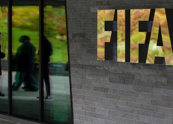 Uefa agenda reunião de emergência sobre proposta de venda da Fifa