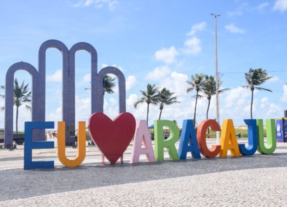 25ª Parada LGBT+ altera trânsito na orla neste domingo