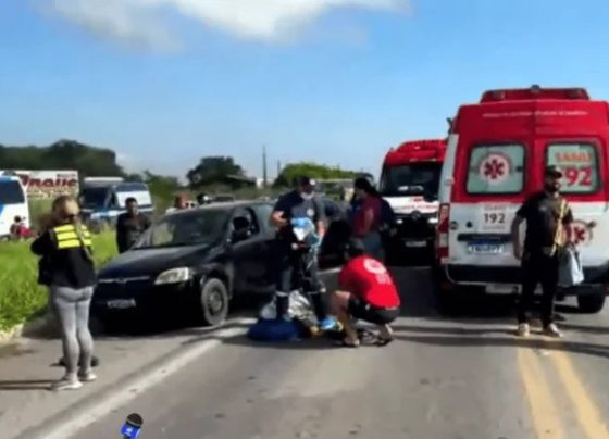 Acidente envolvendo carro, moto e bicicleta deixa um morto e um ferido na BR-235