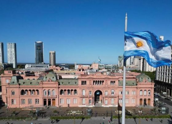 Argentina decide cobrar estrangeiros por atendimentos médicos não emergenciais em hospitais públicos