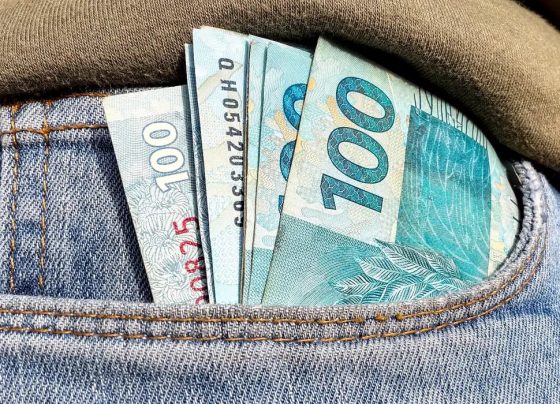 Beneficiários com NIS de final 4 recebem Bolsa Família de agosto
