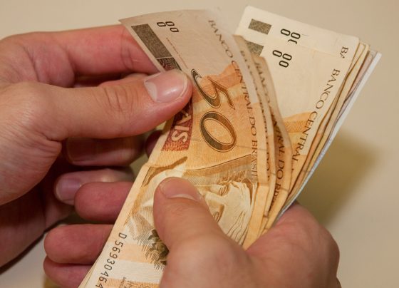 Brasileiros ainda têm mais de R$ 5,1 bilhões esquecidos em bancos para resgate