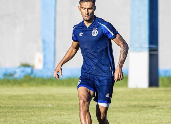 Confiança inicia preparação para duelo contra o Maringá