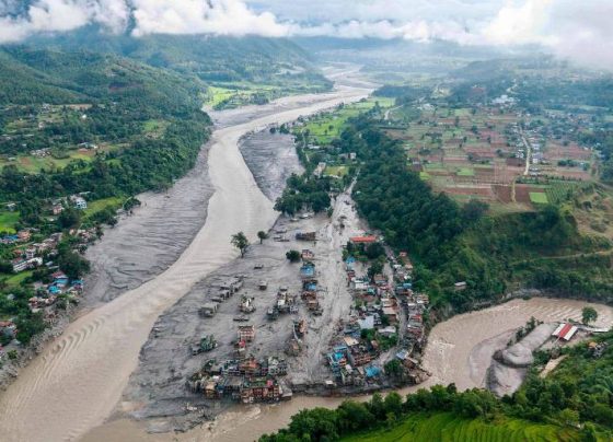 Corpos de vítimas de inundações no Nepal foram arrastados até a Índia; número de óbitos chega a quase 600 até o momento