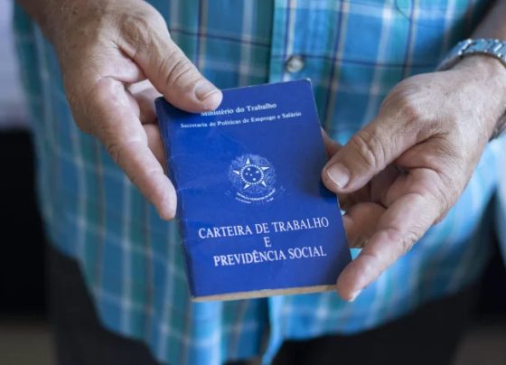 Desemprego cai a 5,3% e Brasil bate recorde de pessoas trabalhando