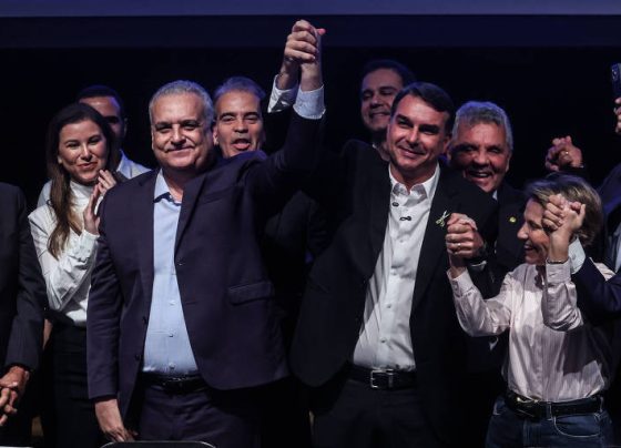 Flávio Bolsonaro nega substituição de Alfredo Gaspar para vice de chapa presidencial