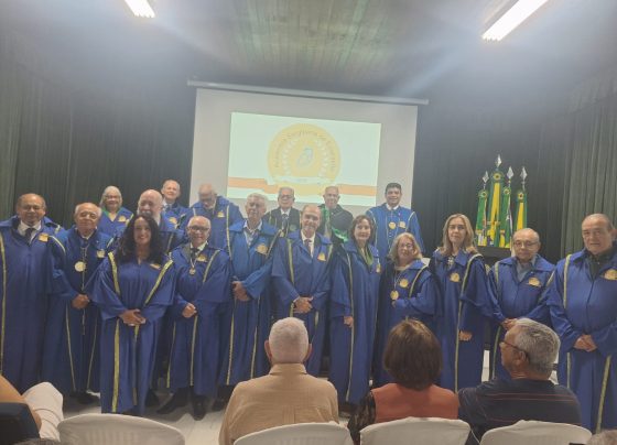 Henrique Batista toma posse na Academia Sergipana de Educação 