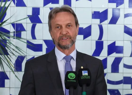 Líder do PT passa mal e Câmara suspende votações