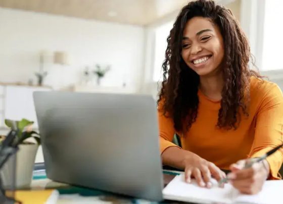 Maturidade digital: 3 em cada 4 pequenos negócios no Brasil usam computador no dia a dia