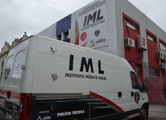 Mulher é morta a tiros dentro de residência em Salgado