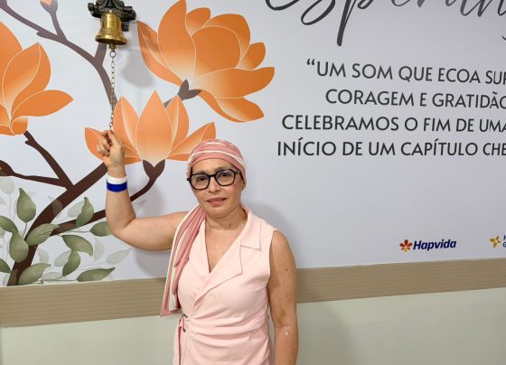 Música, aplausos e o “Sino da Esperança” marcam o último dia de quimioterapia de paciente