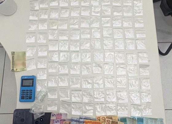 PM prende dois homens por suspeita de tráfico de drogas em Capela