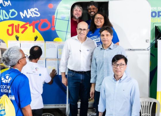 Projeto transforma vidro em renda para catadores