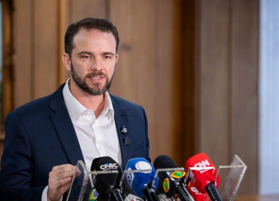 Salário mínimo deverá subir para R$ 1.741 em 2027, diz Durigan