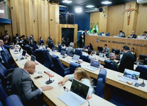 Secretária apresenta a vereadores dados de licenciamento ambiental em Aracaju