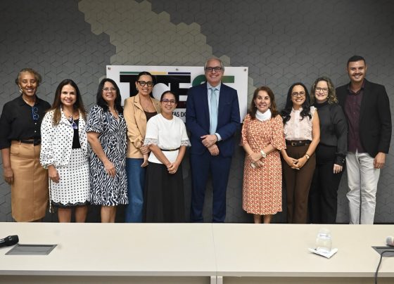TCE preside debate sobre resultados do IDESE 2025 e avanço na construção dos planos de educação em Sergipe