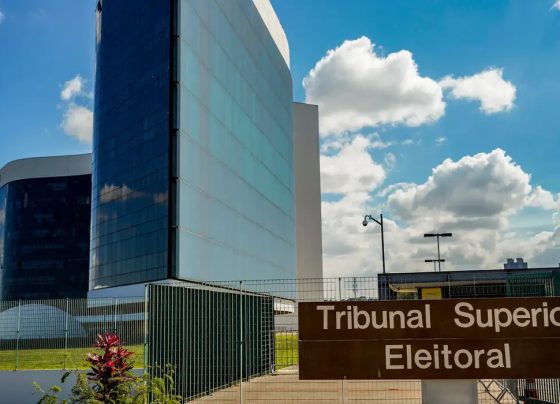 TSE recebe embaixadores nesta segunda para defender urna eletrônica 