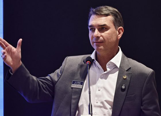TSE restabelece filiação de Flávio Bolsonaro ao PL após nome de candidato presidencial aparecer no partido Missão