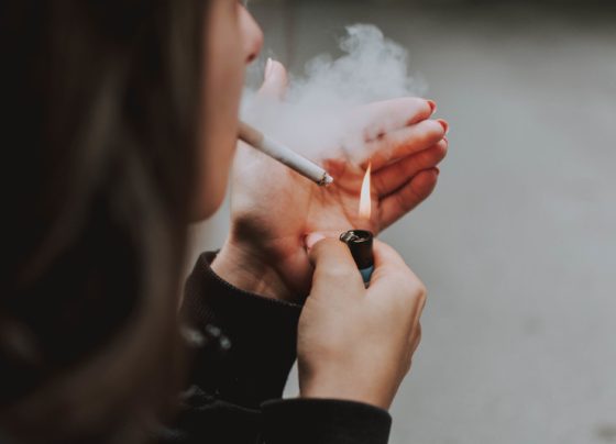 Tabagismo apresenta maior incidência entre jovens de 16 a 24 anos, alerta pesquisa