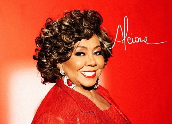 Alcione celebra 50 anos de carreira com show no Constâncio Vieira