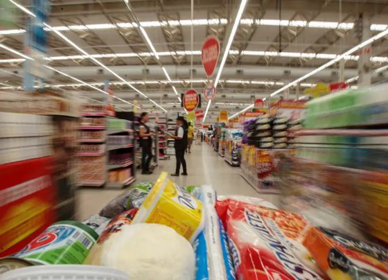 Bolsa Família é reajustado em 15%; medida vale a partir de outubro
