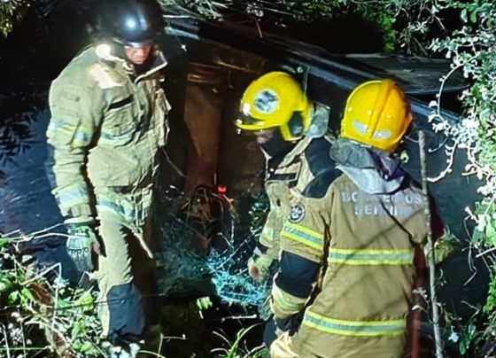 Bombeiros atendem acidente automobilístico em São Cristóvão