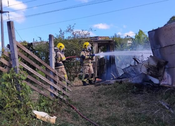 Bombeiros combatem principio de incêndio em Nossa Senhora do Socorro