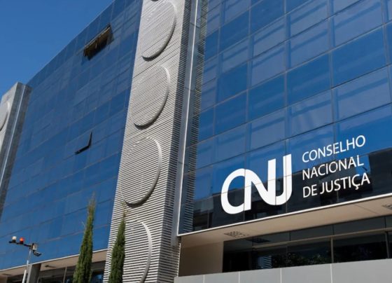 CNJ faz operação em gabinete de desembargador citado em mensagens de Vorcaro