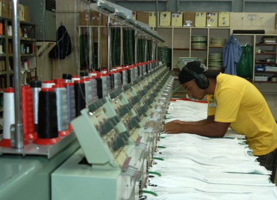 Economia recua 0,4% na passagem de junho para julho, estima FGV