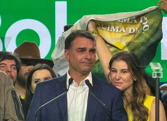 Flávio usou jatinho ligado a Vorcaro em viagem em 2025, diz revista