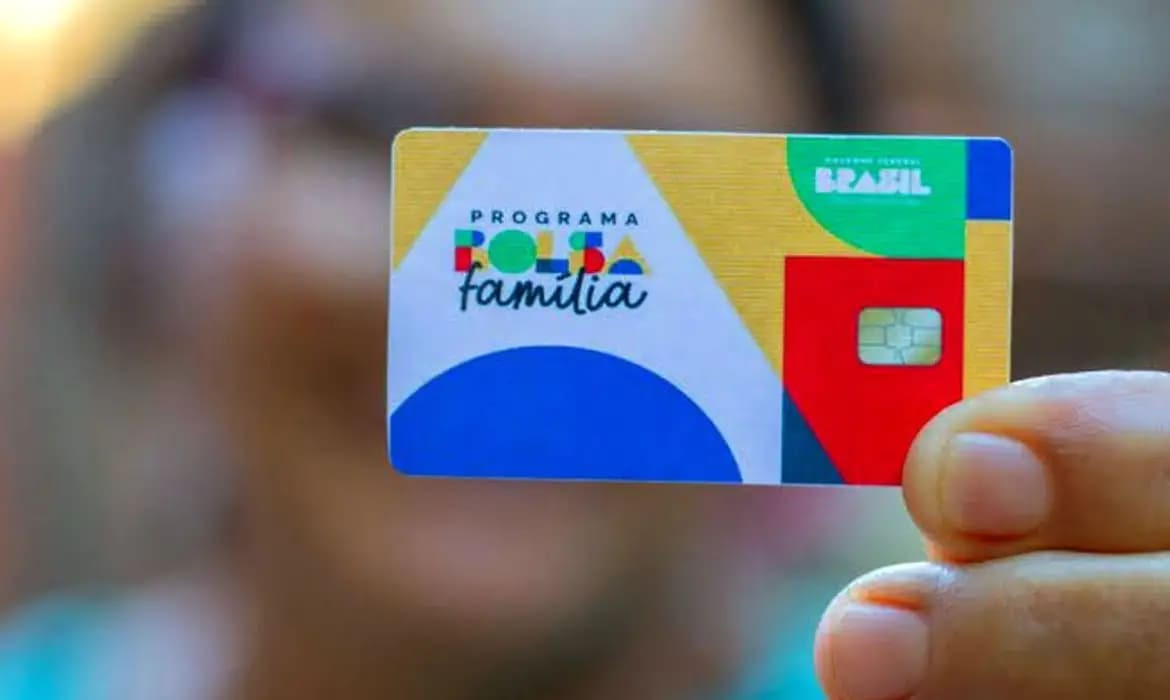 Governo federal anuncia reajuste no valor do Bolsa Família, de R$ 600 para R$ 691
